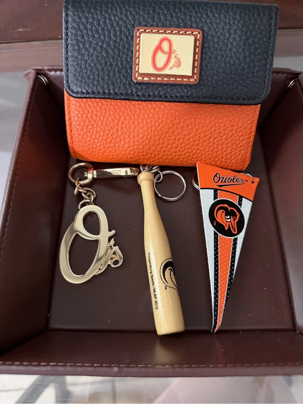 Dooney & Bourke MLB Baltimore Orioles Leather Wallet & Keychain Gift Set